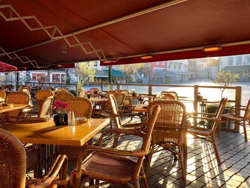 Grand Cafe Hotel De Bourgondier Berg-op-Zoom Extérieur photo